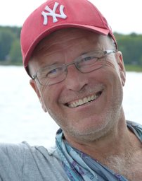 Fredrik Holmborg, läkare, barnpsykiatriker ger EMDR och hypnos traumbehandling i Stockholm, Gävle och Borlänge.
